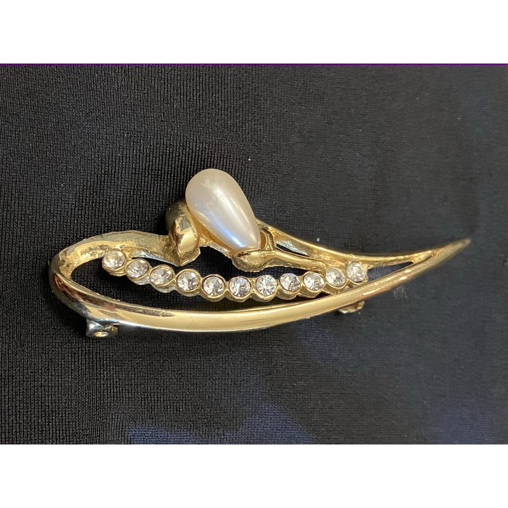 VTG Estate Faux Teardrop Pearl Rhinestone Ribbon Brooch Gold Tone MCM Pin